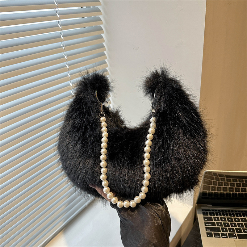 Free Delivery Designer Bag 2025 New High End Furry Temperament Autumn And Hand Held Single Shoulder Pearl Chain Winter Stylish Versatile Plush Luxury 