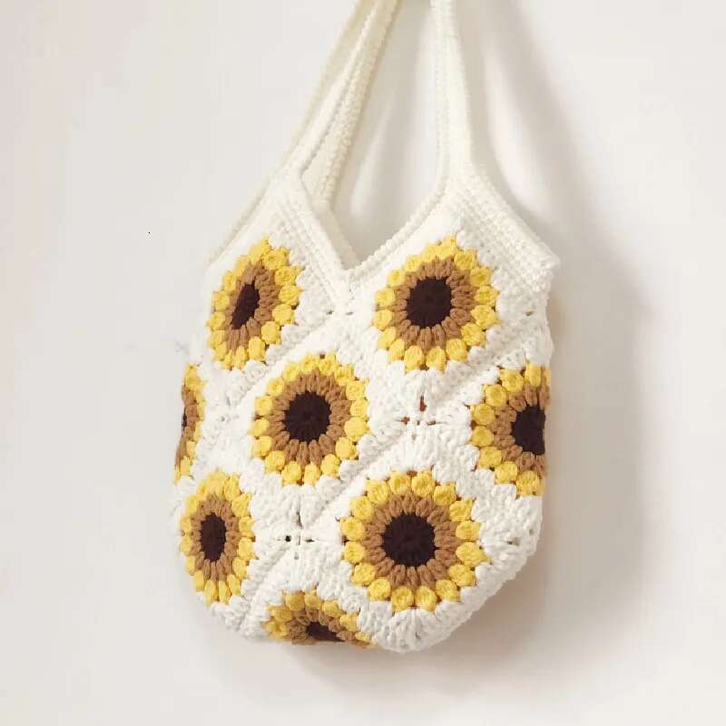 Handmade Crochet Shoulder Bag, Handbag, Suower Pattern, Beautiful And Generous, With Lining For Easy To Use