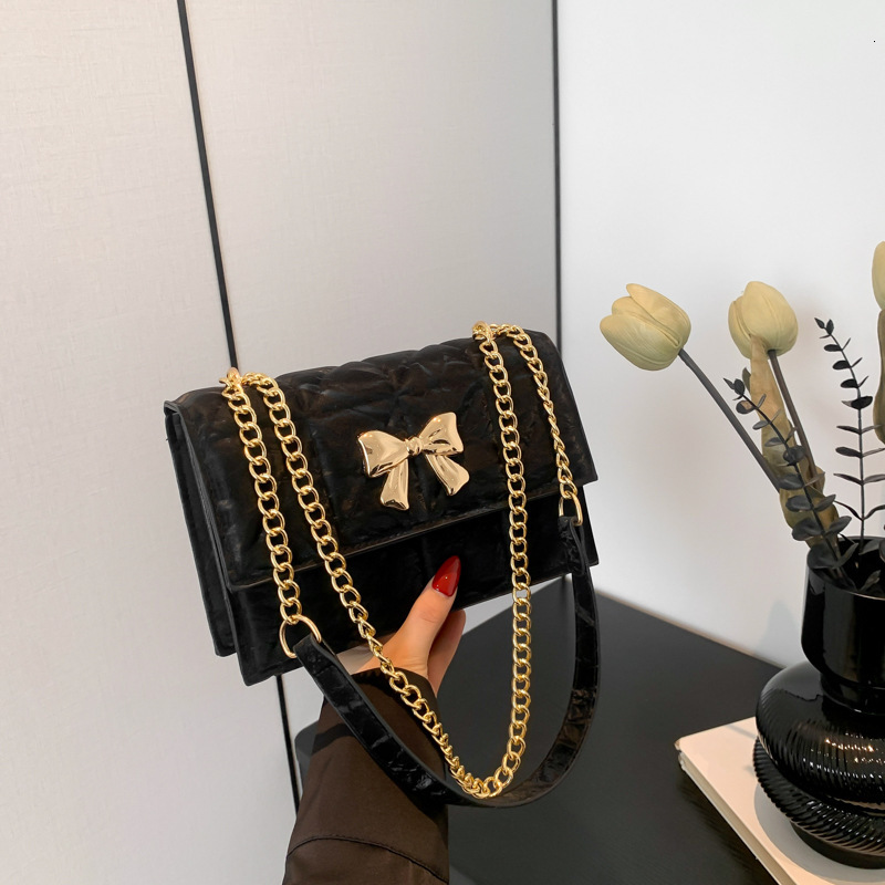 New Bag Xiaoxiangfeng Women's Light Luxury Underarm 2025 New Designer Diamond Mesh Chain Small Square Multi functional Single Shoulder Crossbody 