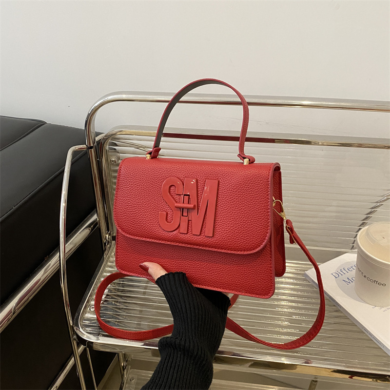 Free Delivery Designer Bag 2025 New Solid Color Simple And Atmospheric Small Square Large Capacity Casual Hand Korean Version Commuting Crossbody Luxu