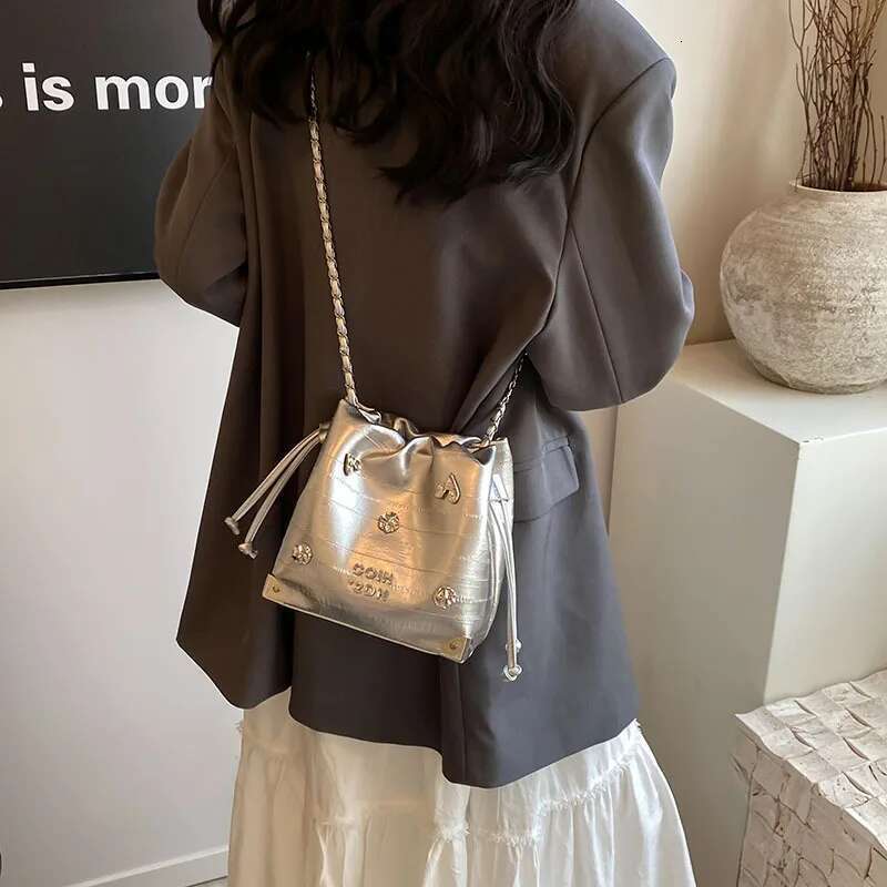 2025 New Stylish Sier Bucket Drawstring Design, High Quality Texture, Versatile Single - Shoulder & Crossbody Bag