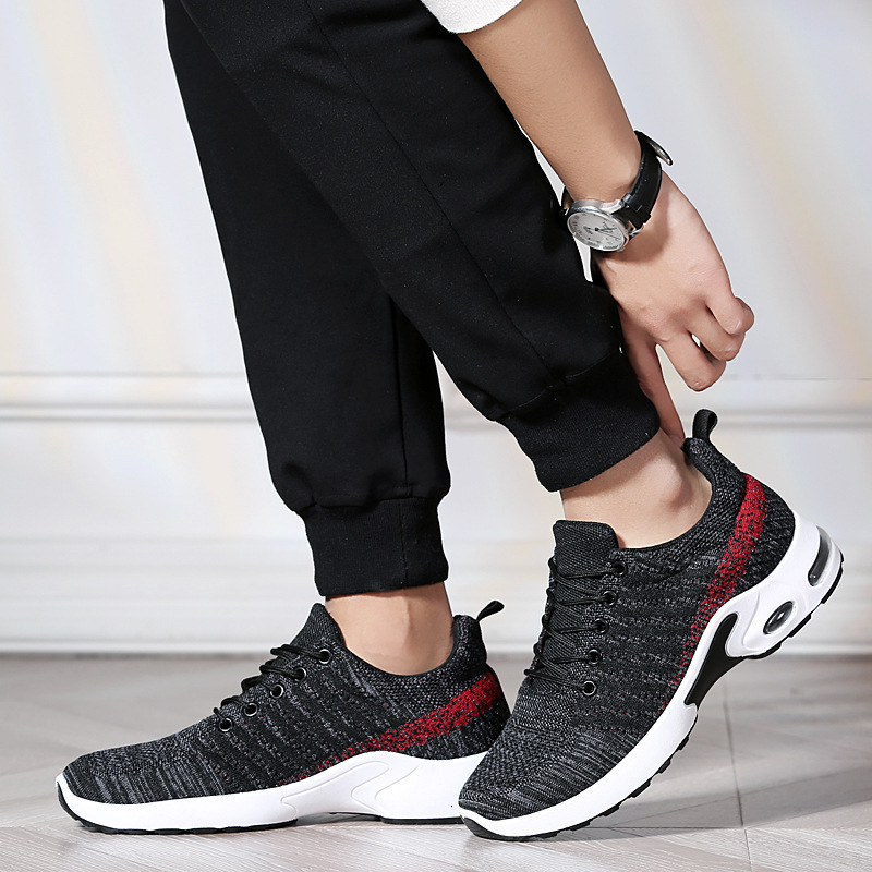 New Trendy Men's Korean Edition Sports 2025 Flyknit Mesh Lightweight Running Breathable and Durable Casual Shoes