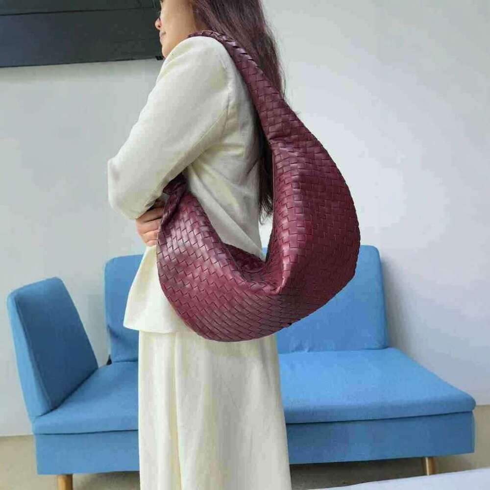 Large Capacity Crossbody Dumpling Hot Selling Woven Fashionable Hand-Held Cloud Knot Single Shoulder Armpit Bag
