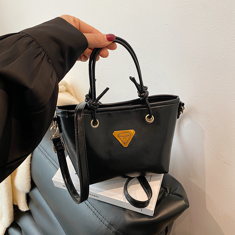 Free Delivery Designer Bag Instagram Handheld For Women 2025 Winter Small Bucket Versatile Single Shoulder Crossbody Commuter Women's Bag Luxury 