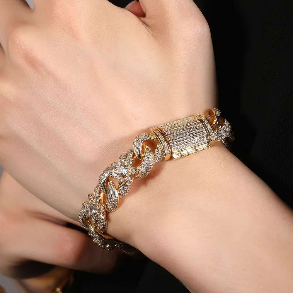 DHCollections Classic Minimalist 14.5mm Link Chunky Sier Zircon Men's Iced Out Infinity Cuban Bracelet
