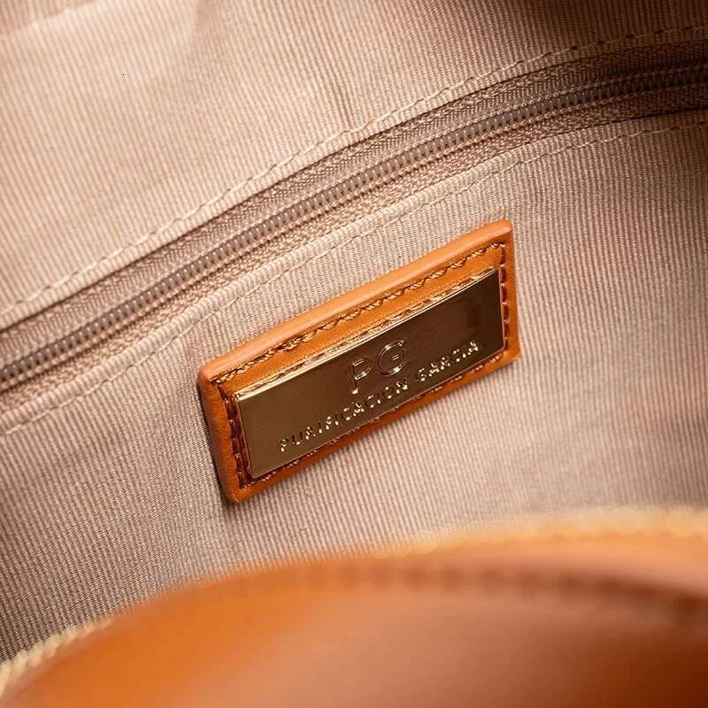 Delicate Women's Shoulder Light Leisure Handbag Niche Brand Design 2024 New High Quality Fashion Crossbody Bag