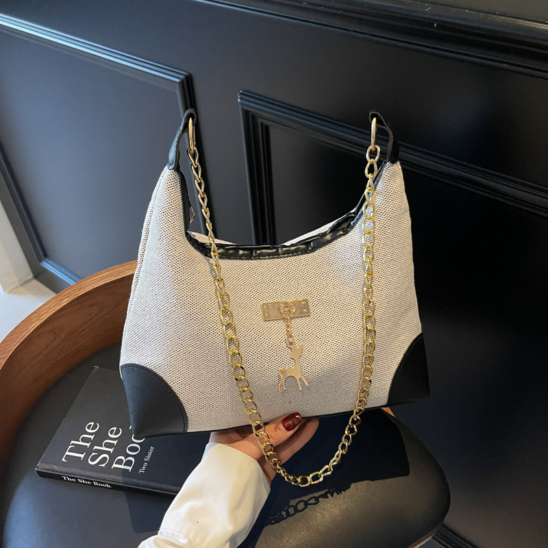 Leisure New Free Delivery Designer Bag Large Luxury Bag Capacity Women's 2025 New Versatile Commuting Class Shoulder Simple Tote Bag Niche
