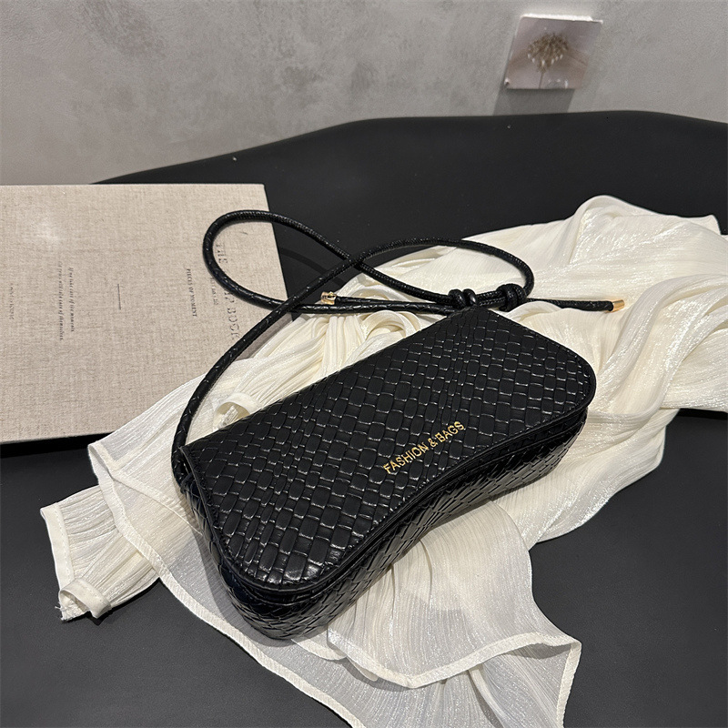 High End White New Free Delivery Designer Bag Small For Women Luxury Bag In Spring And Summer 2025 Niche Crossbody Bag Fashionable Single Shoulder Arm
