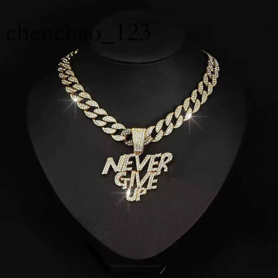 DHCollection Unisex Hip Hop Never Give up Pendant with Cuban k Chain Gold and Sier Plated for Gift or Party