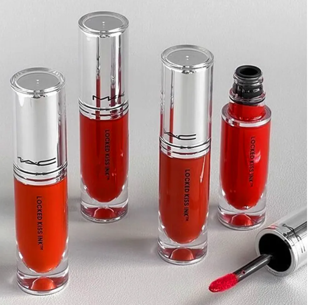 Lock color bomb lip glaze 13 colors 4ML water moistening texture, spread light and unburdensome but covering power