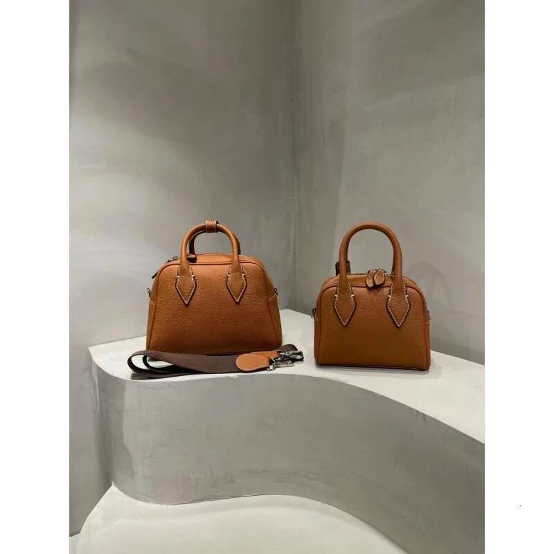 High Quality Designer Bags New Korean Niche Design Boston First Layer Cowhide Large Capacity Casual Portable Shoulder Crossbody Armpit Bag Luxury Bag