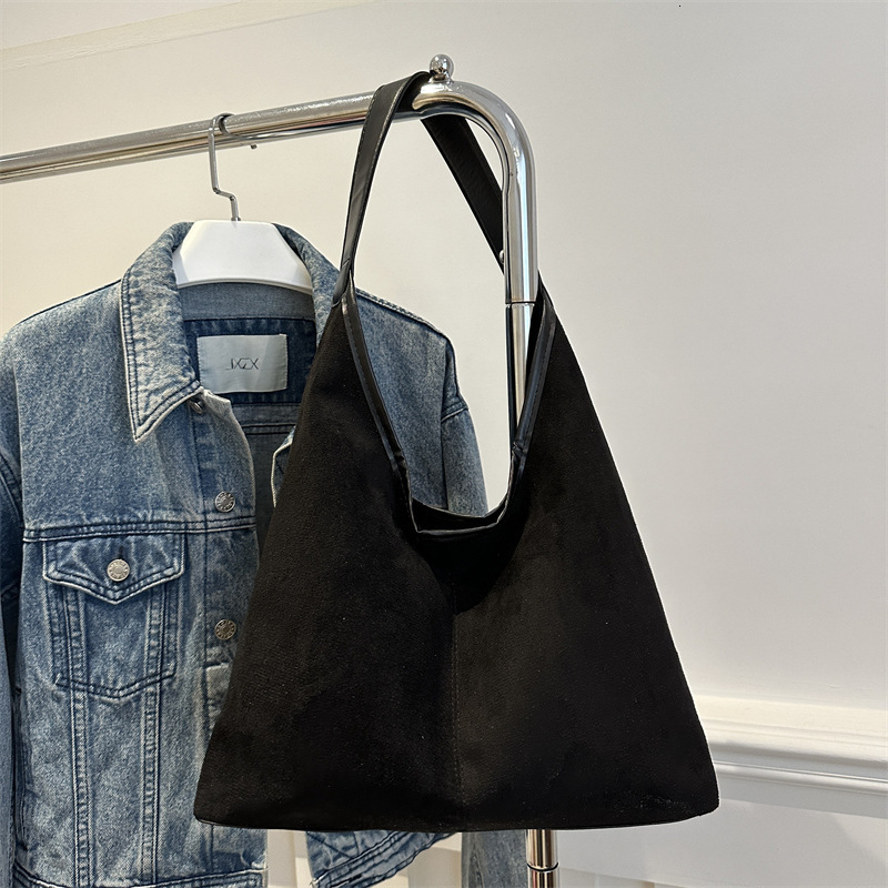 Free Delivery Designer Bag 2025 Autumn/winter Personalized Commuter Shoulder Large Capacity Fashionable Simple Leisure Underarm Tote Bag Luxury Bag