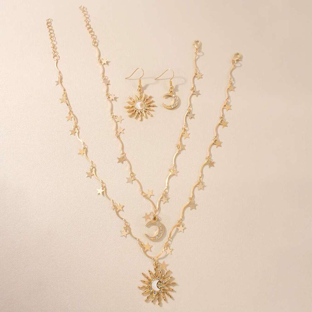 Vintage Creative Sun Moon Pendant Asymmetric Earring Stacked Necklace Stars Choker Women's Daily Dating Wedding Jewelry Set Gift