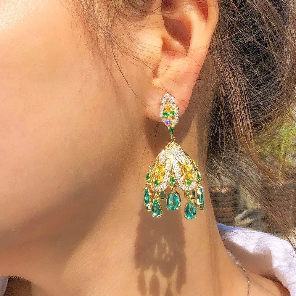 Retro Exaggerated Earrings Zircon Inlaid Hollow Drop Earrings Women Fashion Jewelry Indian Jhumka Jhumki Indian Earrings 250515