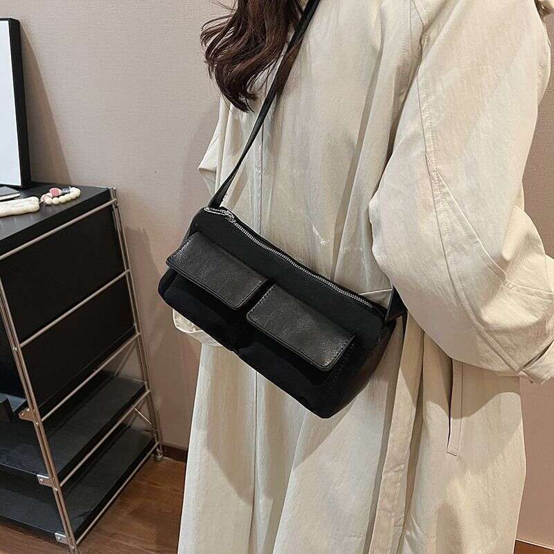 small crowd foreign style armpit French stick color contrast facial mask what suede shoulder messenger motorcycle bag