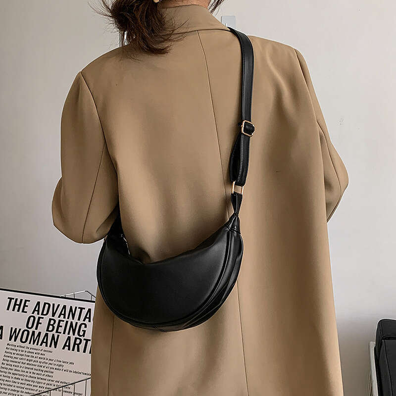 New western-style women's bag with fashionable texture, crossbody armpit bucket Japanese and Korean soft leather, solid color, single shoulder du