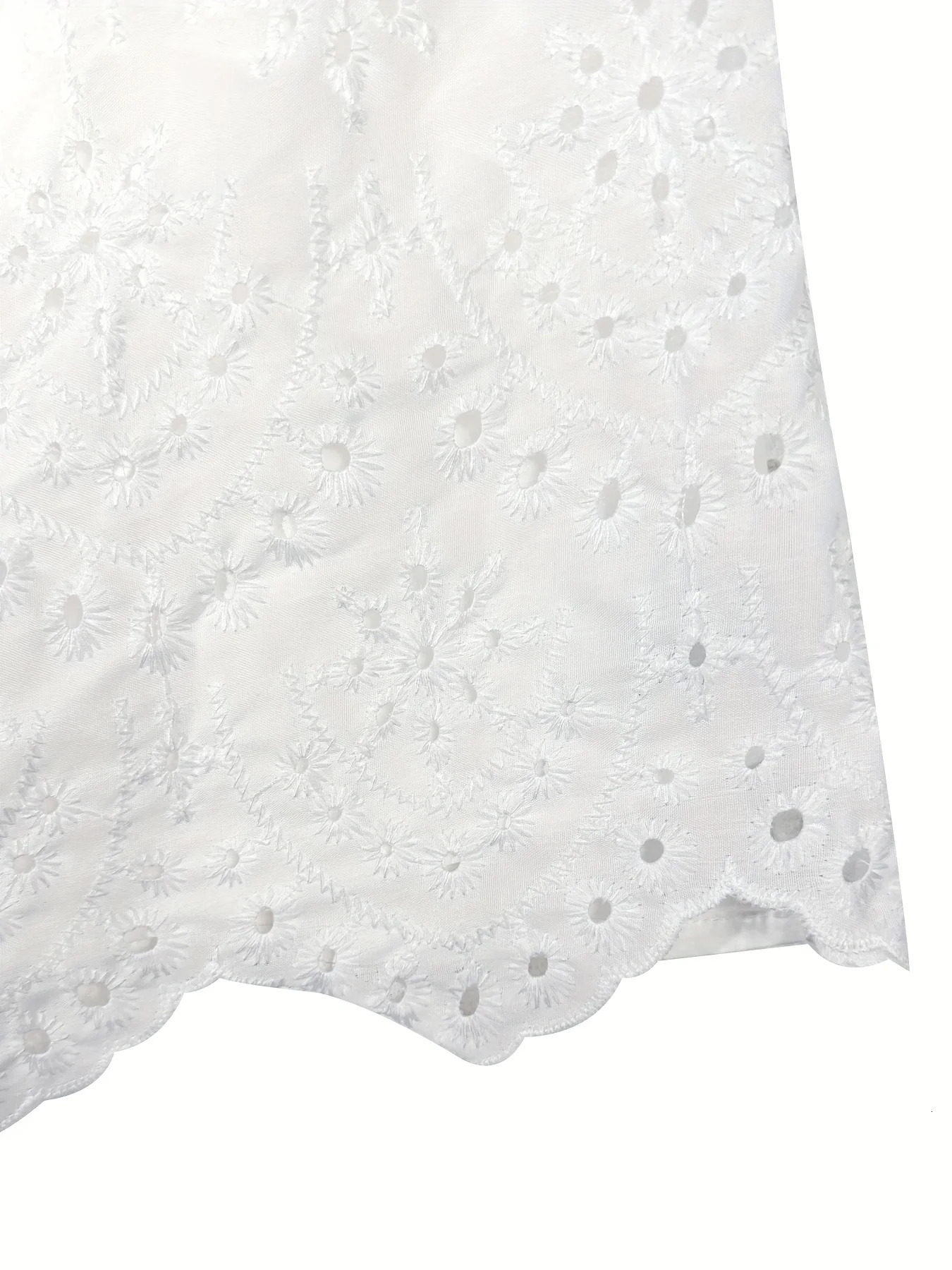 Large size womens hollow y lace tops spring and summer elegant female round neck sleeveless vest polyester fabric 250515