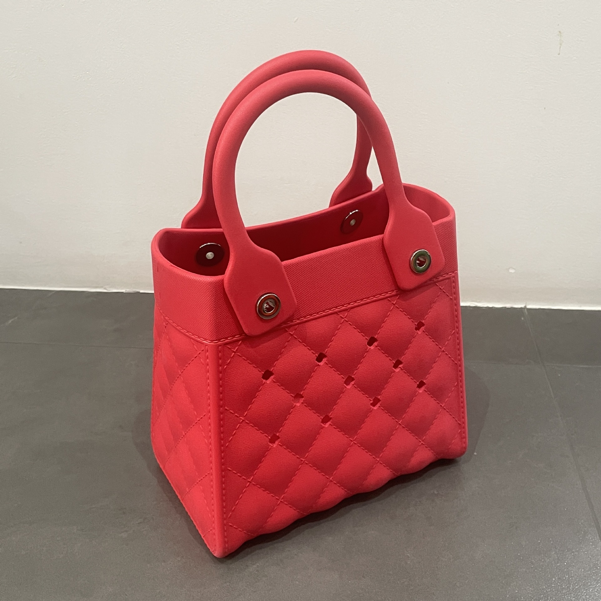 Korean Version Niche Tote 2024 Early Autumn New Women's Personalized Dopamine Small Bag Hollowed Out Diamond Grid Handbag