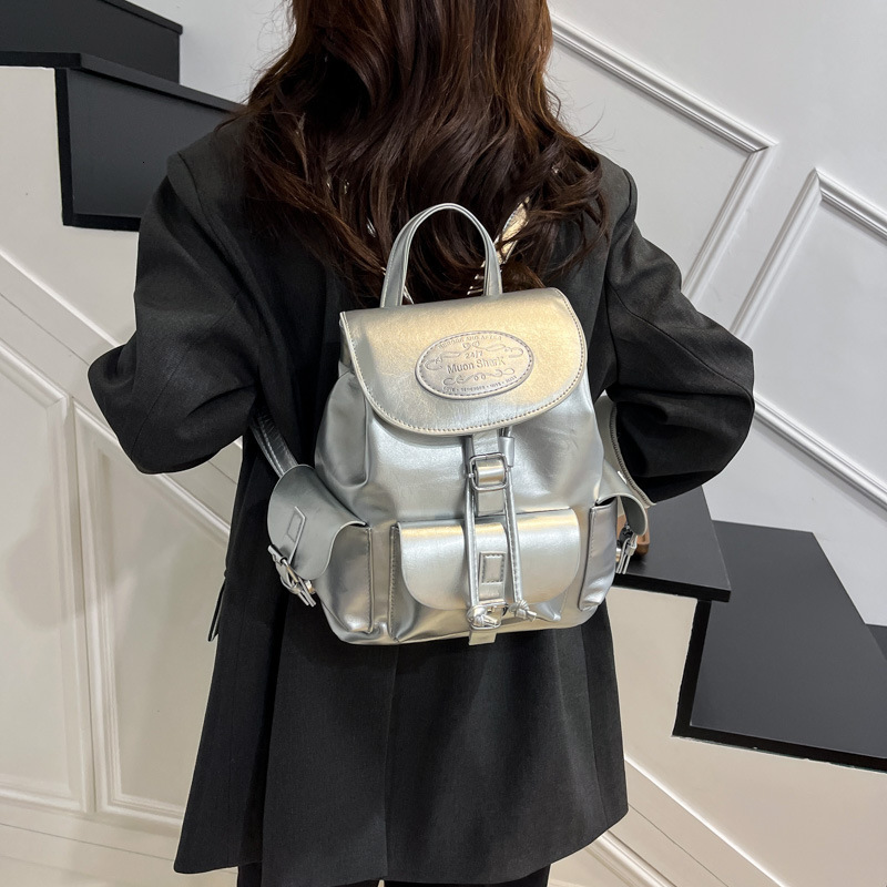 Korean version niche design fashionable multi pocket small women's bag 2025 summer new simple and trendy backpack