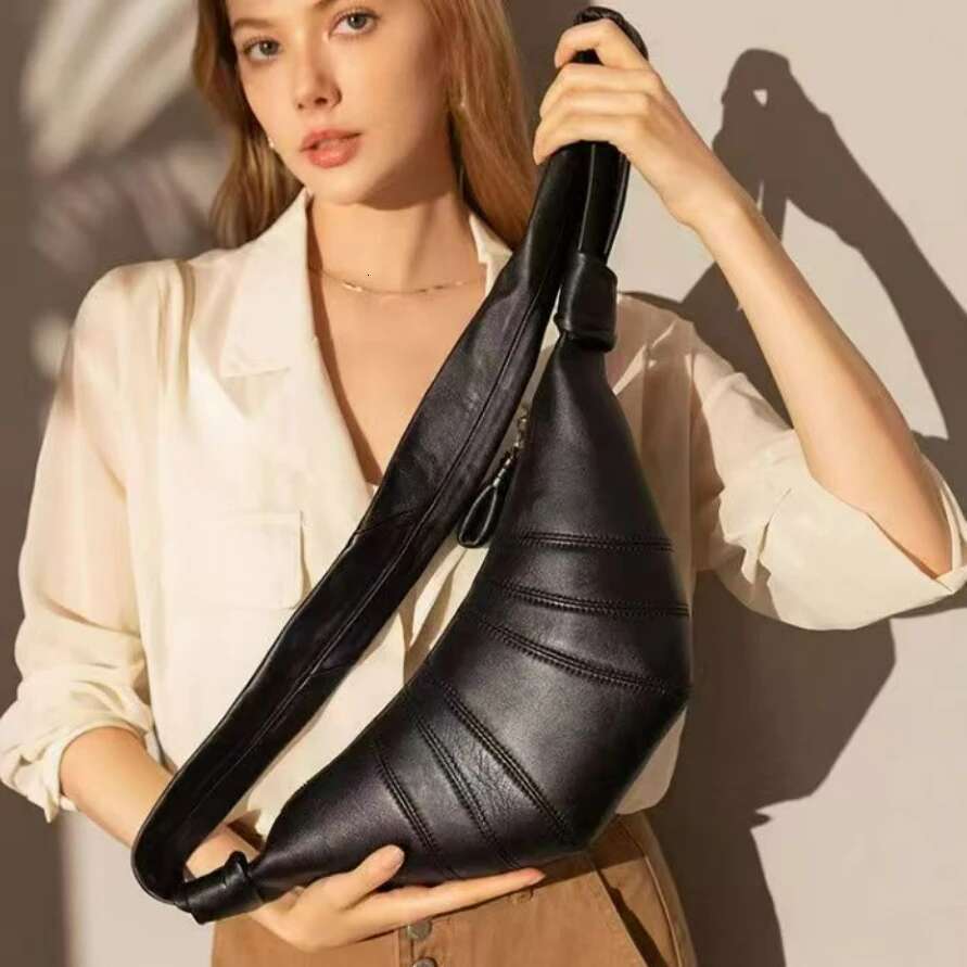 HOT 2025 LE Horn Bun, niche texture, can be sung, dumpling crossbody chest bag, Meilad fashionable retro women's bag