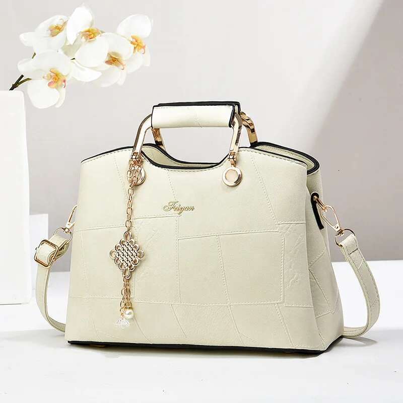 Commuting Temperament Atmospheric Middle-Aged Mother Women's Handbag Large Capacity Fashion Messenger Bag