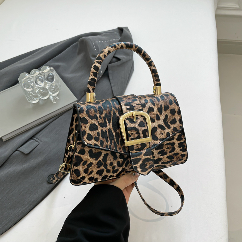 Free Delivery Designer Bag Leopard Print 2025 New Trend Fashionable Small Square Versatile Niche Design Crossbody For Winter Women Luxury Bag