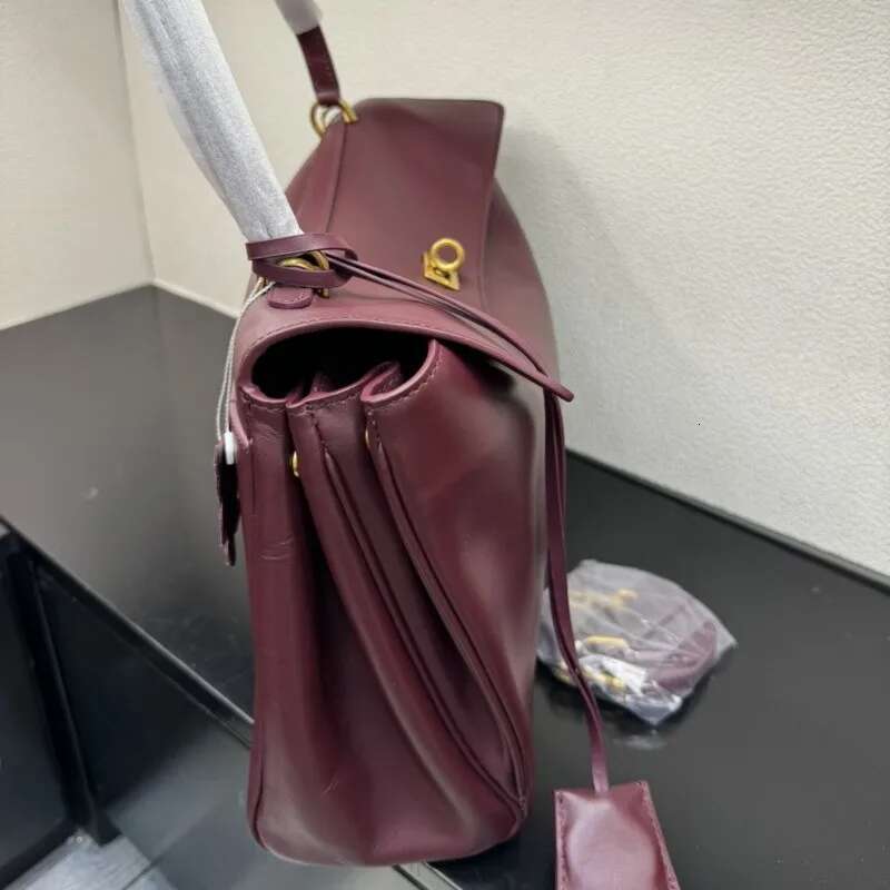 New Commuter Style Rodeobag Crossbody Cow Pitot Bag For Women Large Capacity Premium Underarm Bag