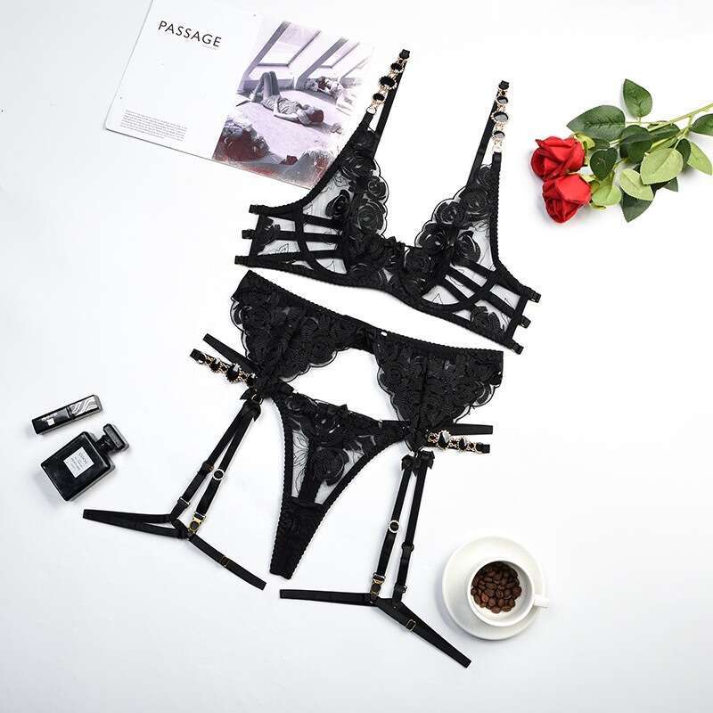 Patent Leather Sexy Lingerie New Style Embroidered Bra Sexy Gathering Lingerie Set KQ