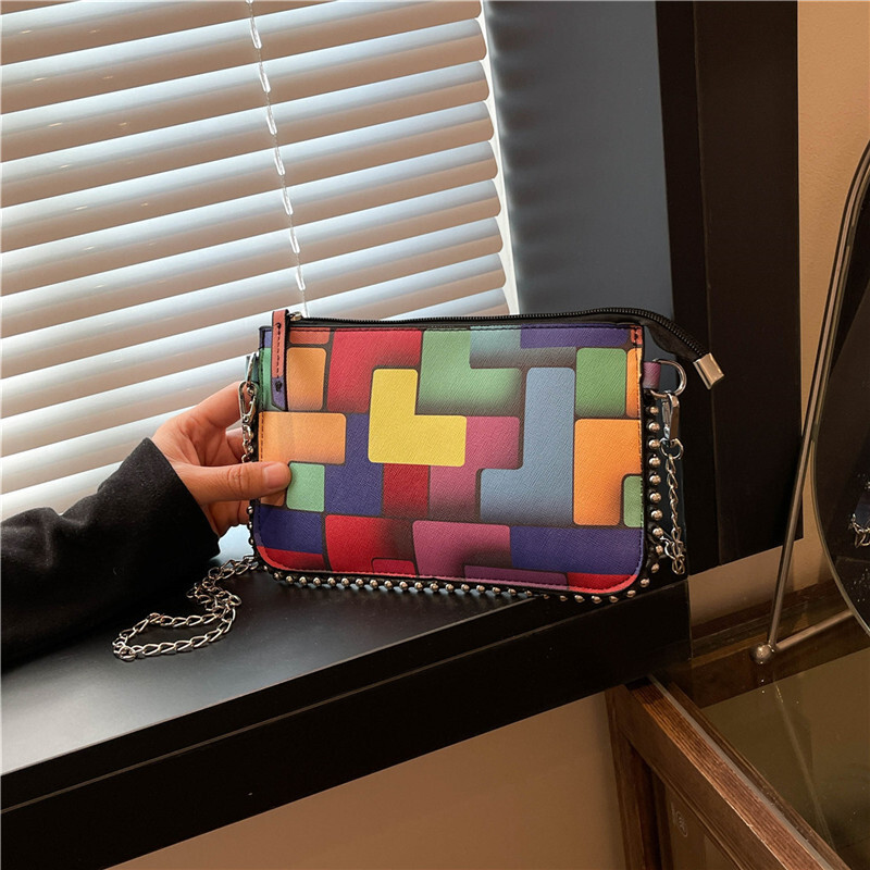 2025 Commuting Small Square Fashionable And Versatile Contrasting Color Bag New Free Delivery Designer Bag Simple Texture Chain Shoulder Luxury Bag Cr