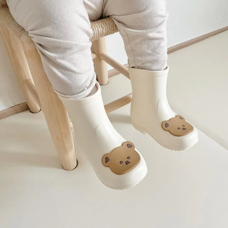 1 Pair Childrens Rain Shoes Lovely Little Bear/Rabbit Baby Anti slip Rainshoes 250515