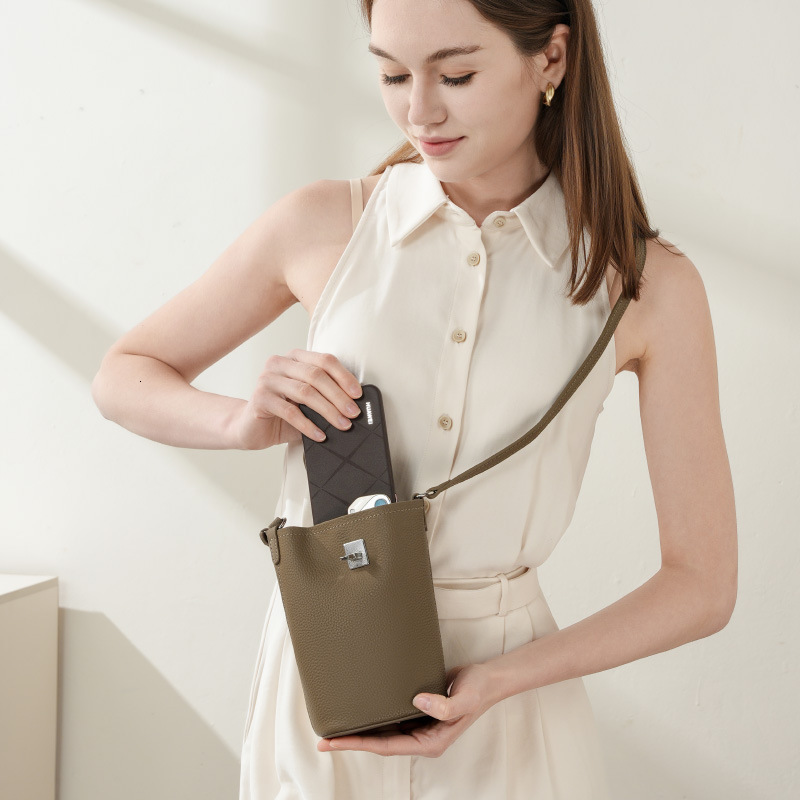 New single shoulder mobile phone bag for women multifunctional new casual designer bucket bag elegant solid color mobile phone bucket bag personalized