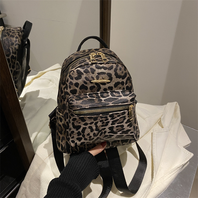 Free Delivery Designer Bag Trendy Leopard Print Backpack Fashionable And Casual Oxford Cloth 2025 Winter New Stylish Outdoor Backpack Luxury Bag