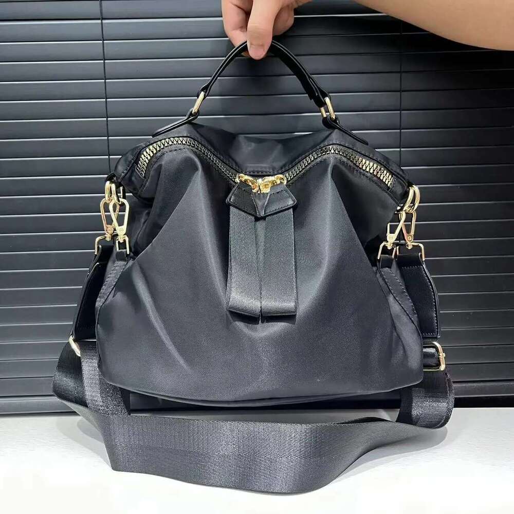 Women's Stylish Lightweight Handbag Daily Use Multifunctional Large Capacity Shoulder Messenger Bag