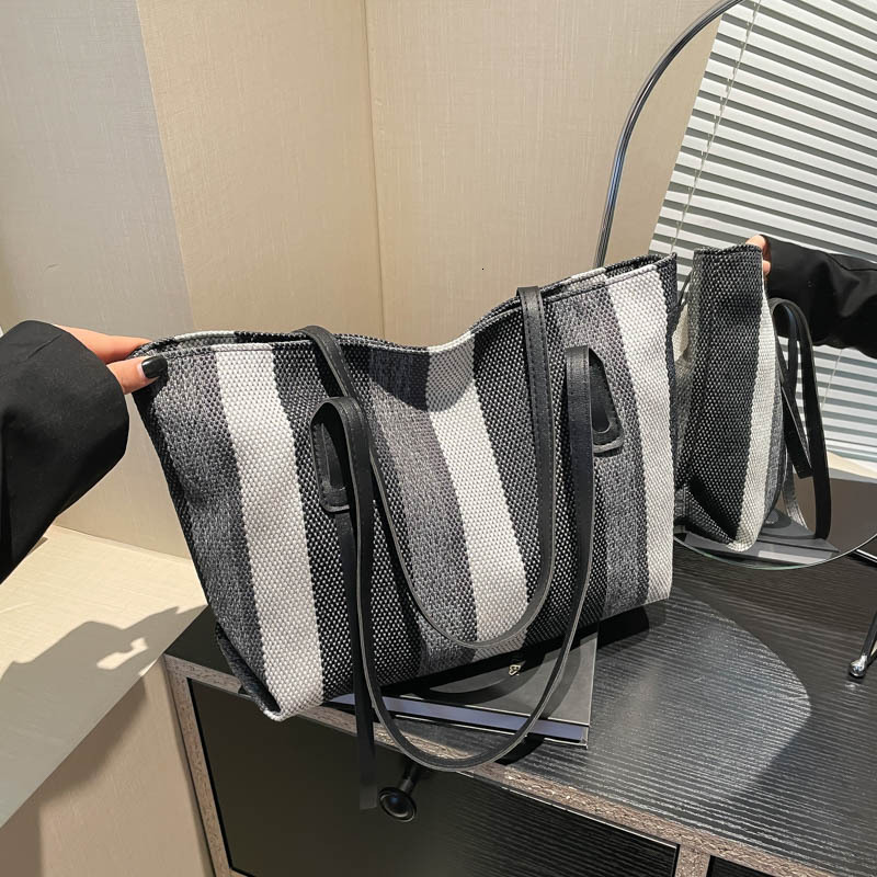 Free Delivery Designer Bag Large Capacity For Women 2025 Trendy And Fashionable One Shoulder Underarm Tote Women's Spring/summer Western Stripe B