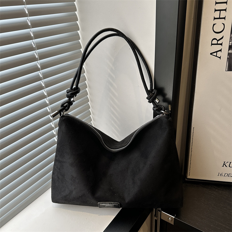 Free Delivery Designer Bag Commuter Shoulder 2025 Winter New Versatile Ins Crossbody Popular This Year Niche Design Tote Luxury Bag