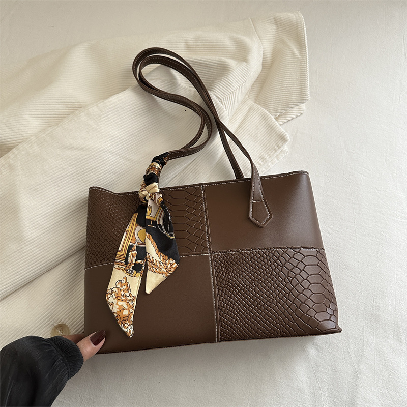2025 Spring/summer Underarm Women's New Trendy Commuter Shoulder Large Capacity Luxury Bag Tote New Free Delivery Designer Bag Bag Fashionable