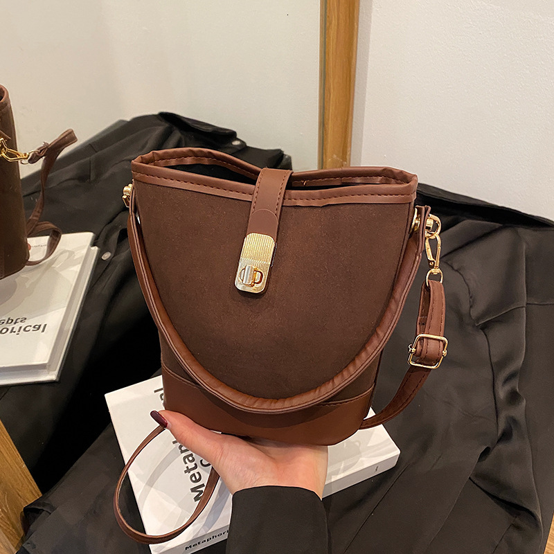 Free Delivery Designer Bag Casual Handheld Small Bag For Women 2025 Fashionable And Versatile Bucket Bag Niche Design Contrasting Color Crossbody Luxu