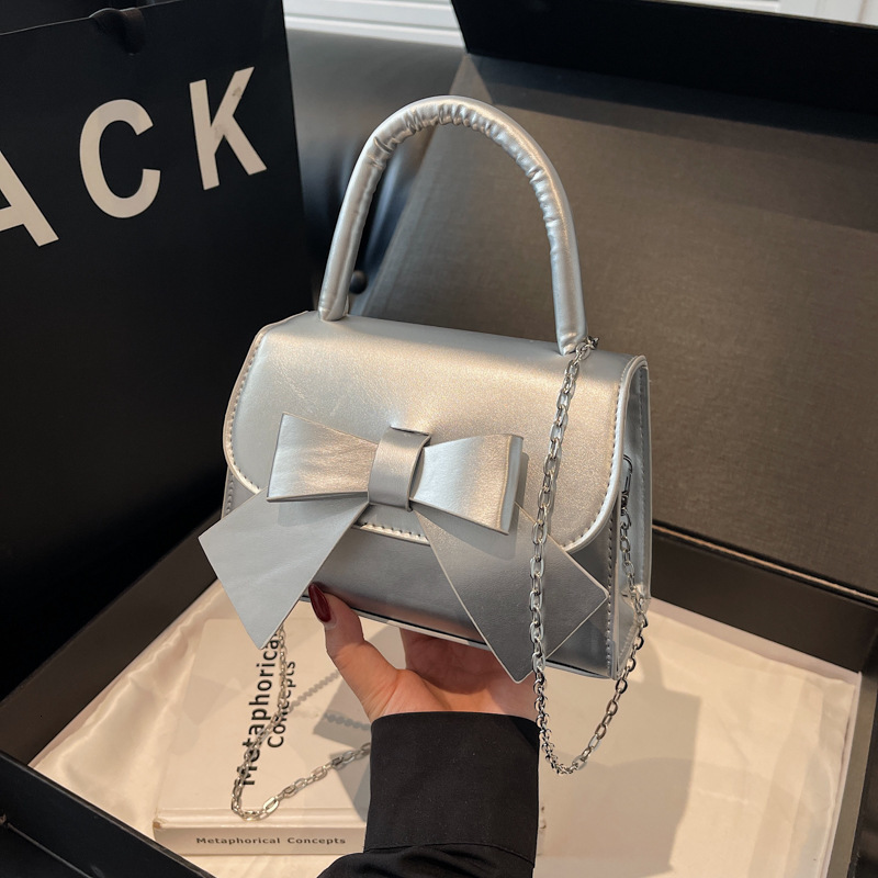 New Free Delivery Designer Bag Texture Niche Crossbody 2025 Spring And Summer This Year's Popular Butterfly Bow Stylish Mini Bag Luxury Bag Desig