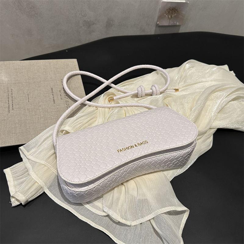 High End White New Free Delivery Designer Bag Small For Women Luxury Bag In Spring And Summer 2025 Niche Crossbody Bag Fashionable Single Shoulder Arm