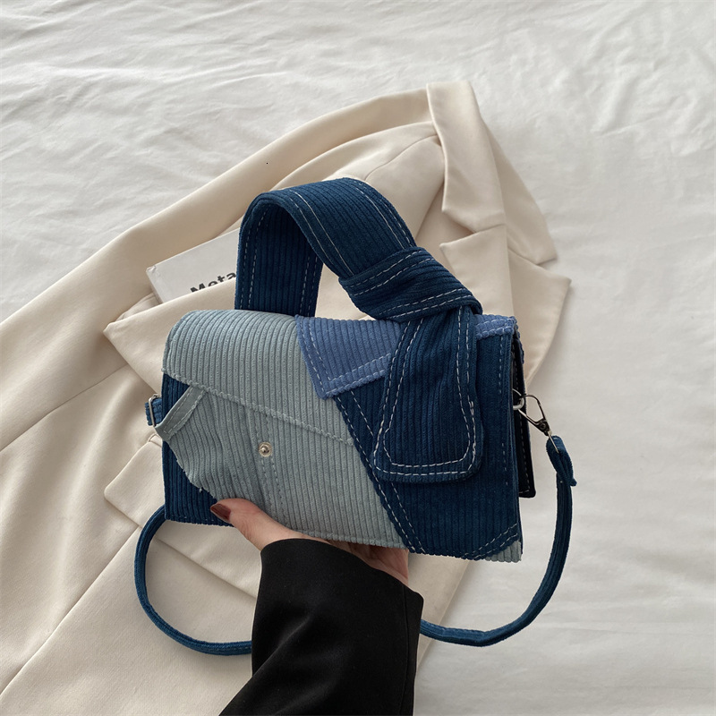 Korean Version Women's Bag 2025 New Free Delivery Designer Bag New Splicing Shoulder Crossbody Highend Sense Contrasting Luxury Bag Color Handhel