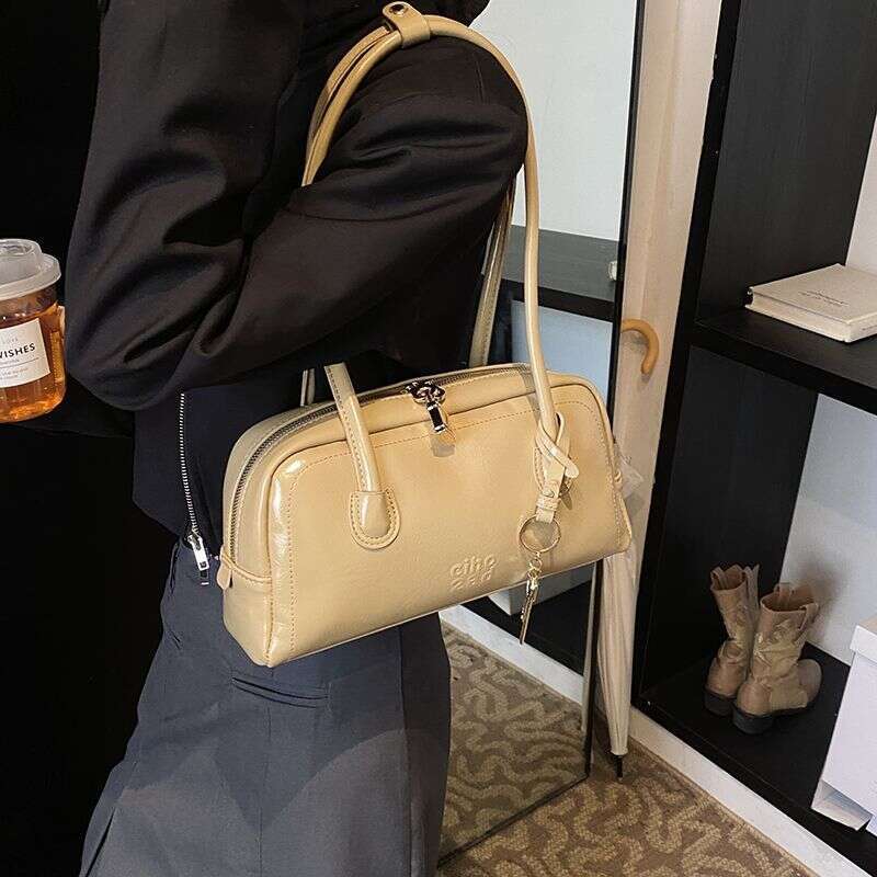 Internet celebrity fashion high-end niche underarm 2025 new casual large capacity versatile single shoulder pillow bag