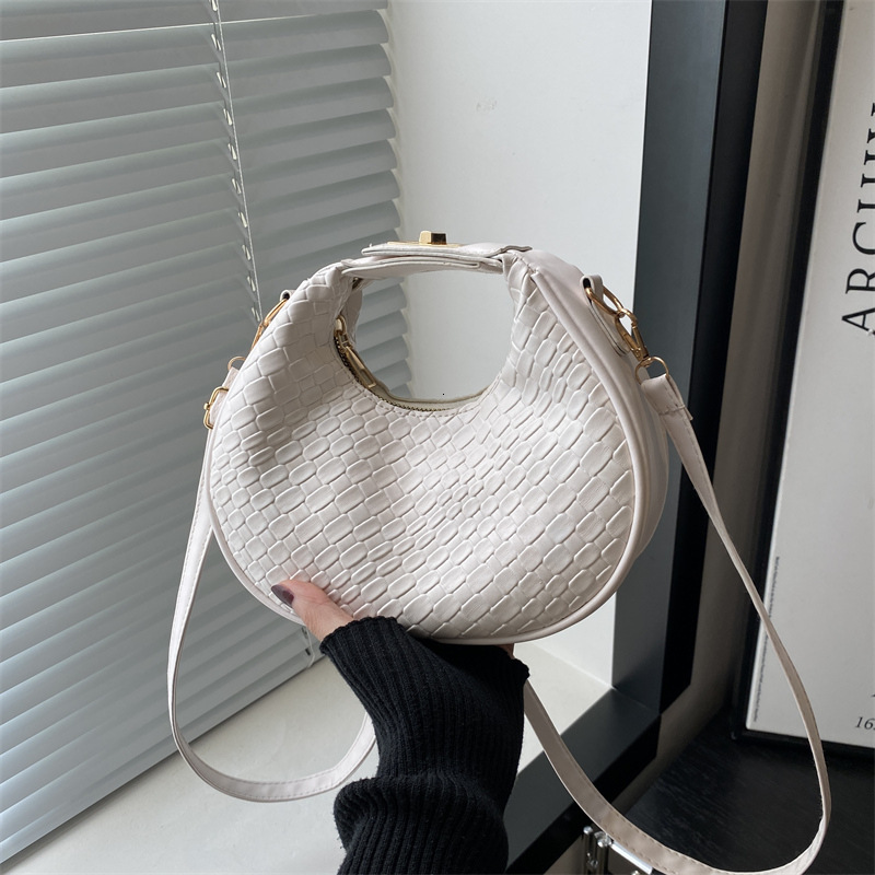 Free Delivery Designer Bag 2025 Winter Fashionable Handheld Single Shoulder Crossbody For Women Simple And Casual Trendy Western Moon Bag Luxury Bag