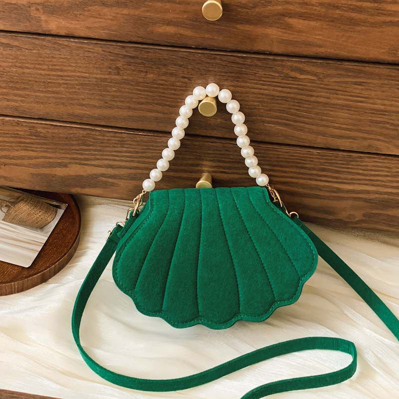 Free Delivery Designer Bag Small Korean Version Shell 2025 Winter New Women's Fashion Simple Shoulder Casual Commuting Crossbody Luxury Bag