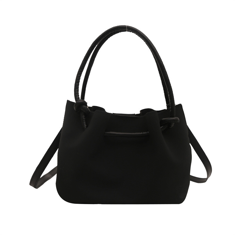 Free Delivery Designer Bag Commuter Hand 2025 Winter New Versatile Ins This Year Popular Single Shoulder Crossbody Baozi Mother For Women Luxury Bag