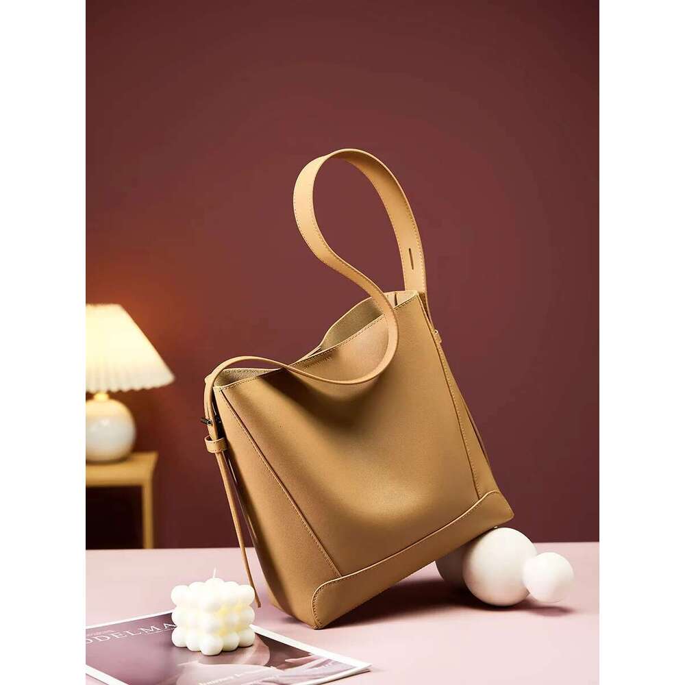 New Genuine Leather Women's Crossbody One Shoulder Large Capacity Bucket Bag