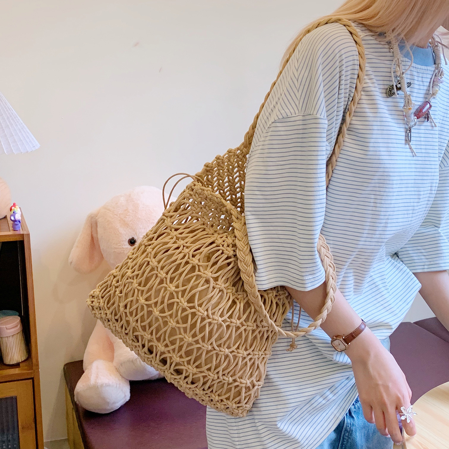 2025 Summer New Hollow Fashion Large Capacity Handheld Bucket for Women's Beach Vacation and Leisure Shoulder Bag