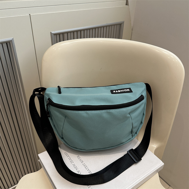 New Casual New Luxury Bag Free Delivery Designer Bag Crossbody Men Women Versatile Commuting And Class Large Capacity For Students Mailman Couple Outd