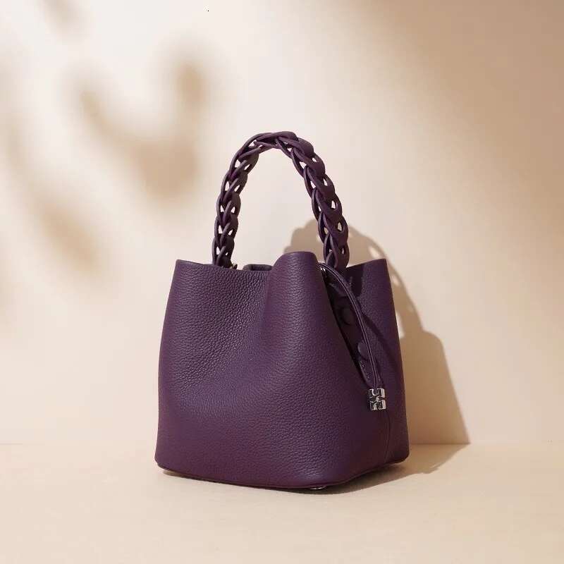 Cowhide Bucket Bag 2025 New High Quality Genuine Leather Crossbody Versatile Commuting Shoulder Elegant Handbag