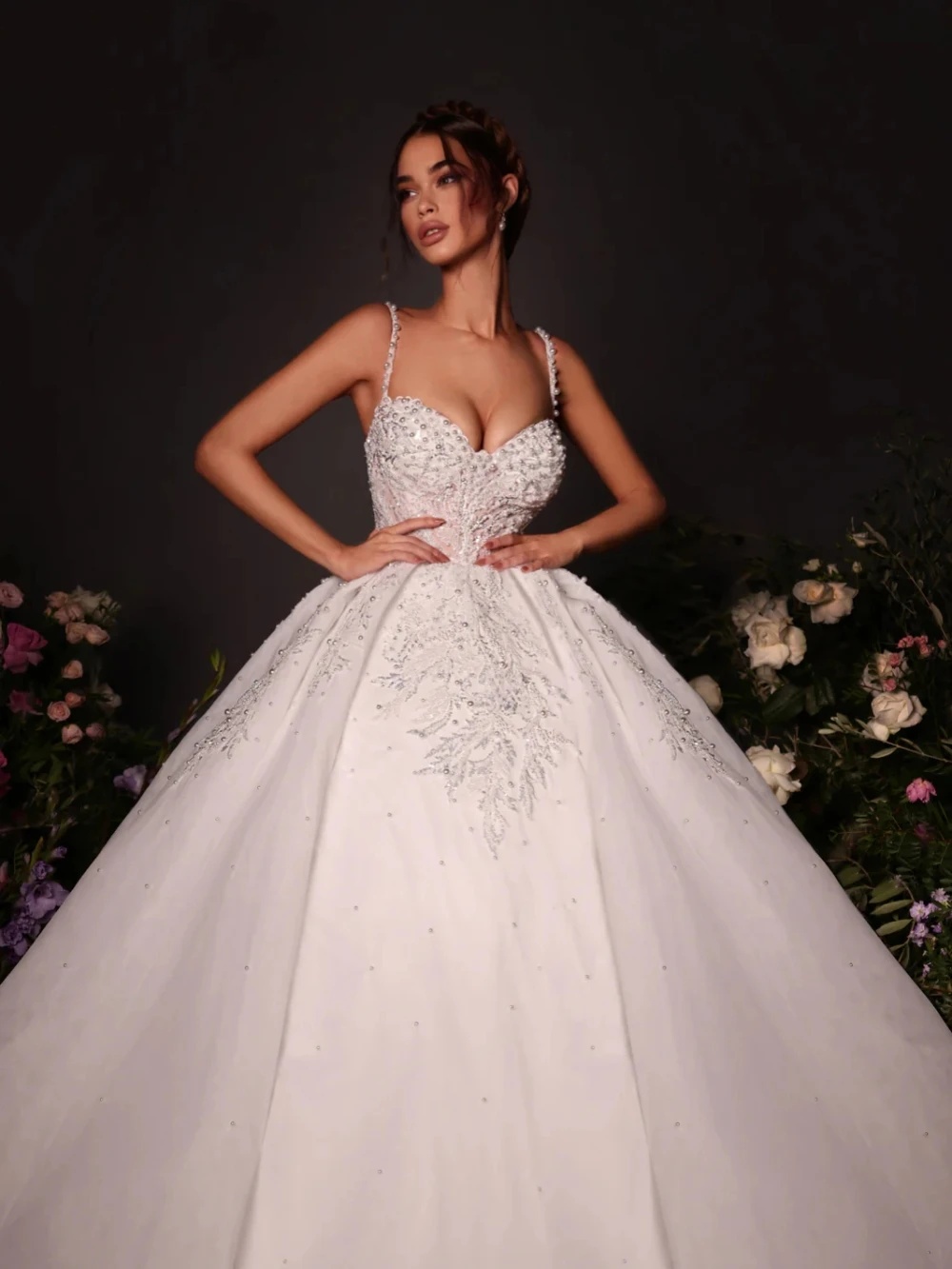 Elegant Wedding Dress For Women Sweetheart Neck Spaghetti Straps Sleeveless Bridal Gown Appliques Pearls Sweep Train Dresses Custom Made vestidos de n