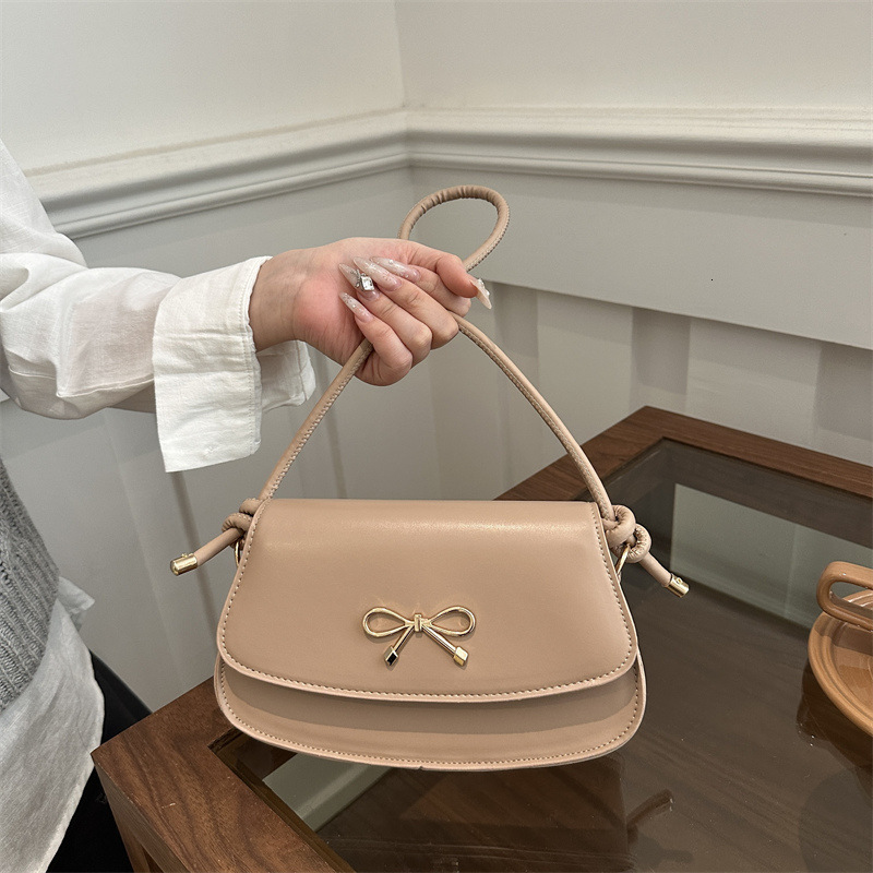 Free Delivery Designer Bag Korean Underarm For Women 2025 New Trendy Fashionable Hand Held Small Square With Niche Design And Western Style Crossbody 